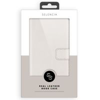 Selencia Echt Lederen Bookcase iPhone 12 (Pro) - Lichtgrijs