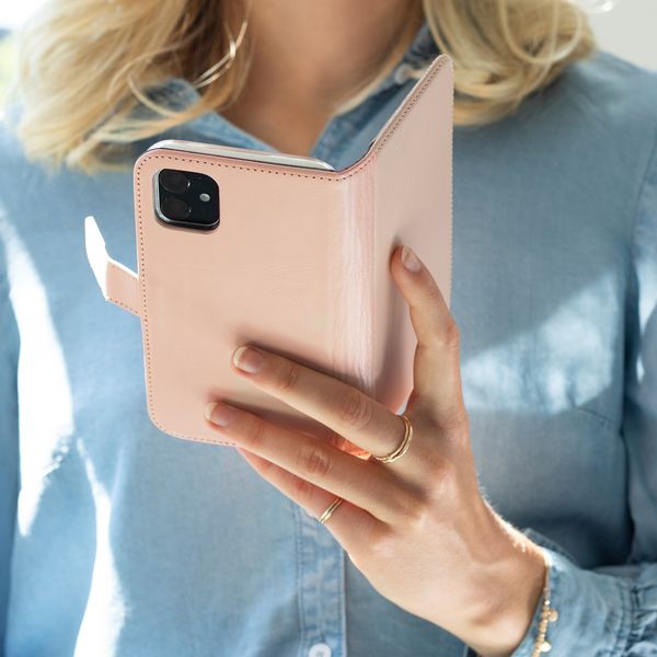 Selencia Echt Lederen Bookcase iPhone 12 Pro Max - Roze