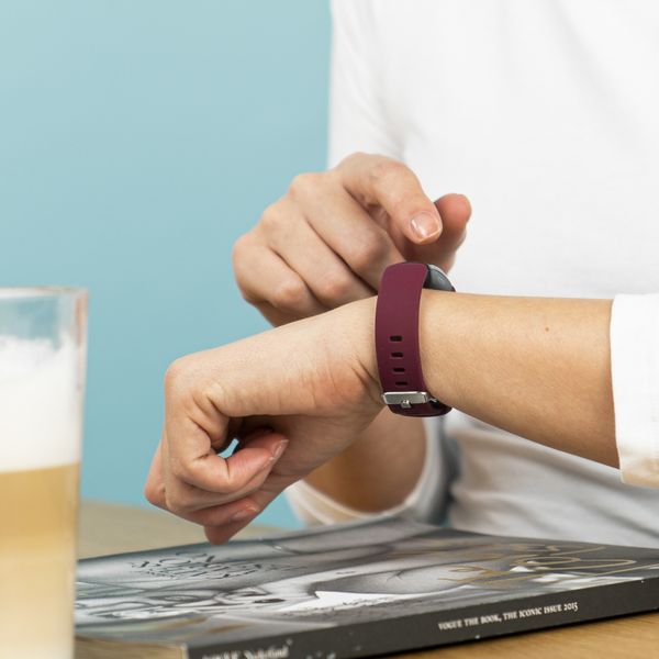 iMoshion Siliconen bandje Fitbit Inspire 2 - Donkerrood