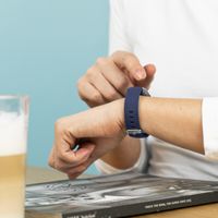 iMoshion Siliconen bandje Fitbit Inspire 2 - Donkerblauw