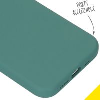 Accezz Liquid Silicone Backcover iPhone 12 (Pro) - Donkergroen