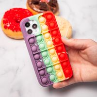 iMoshion Pop It Fidget Toy - Pop It hoesje iPhone 11 - Rainbow