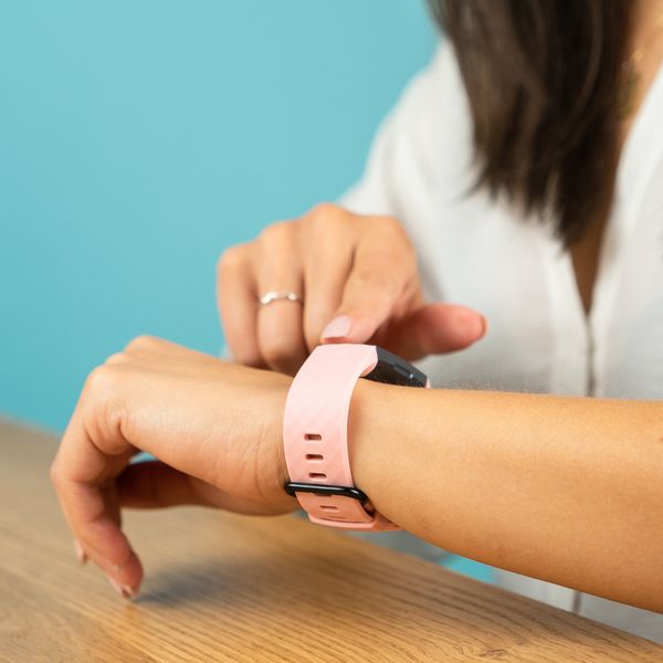 iMoshion Siliconen bandje Fitbit Charge 3 / 4 - Roze