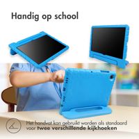 iMoshion Kidsproof Backcover met handvat iPad Air (2022 / 2020) - Blauw